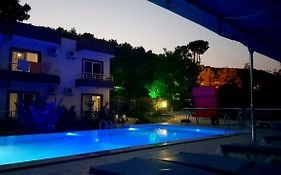 Rose Hotel B&B